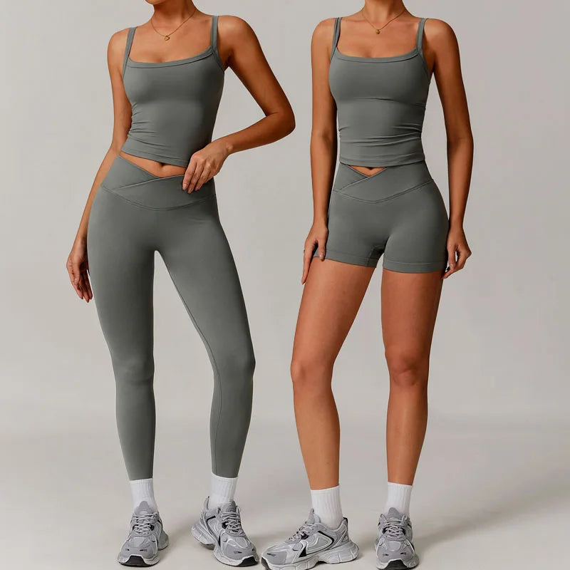 2025 New Design Women Seamless Yoga Set Quick Dry Tank Top With Chest Pad Scrunch Butt Shorts and Leggings Active Gym Wear