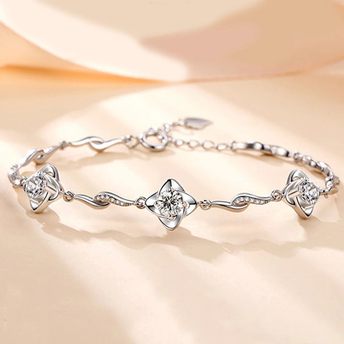 Luxury Wedding Engagement Gift D Color VVS1 0.5 Carat Diamond Jewelry S925 Silver Petal Moissanite Bracelets Women