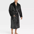 Polyester Fleece Men Bathrobe Custom Shawl Collar Black Bathrobe Soft Coral Fleece Bathrobe for Men Warm Spa Hotel Bath Robe