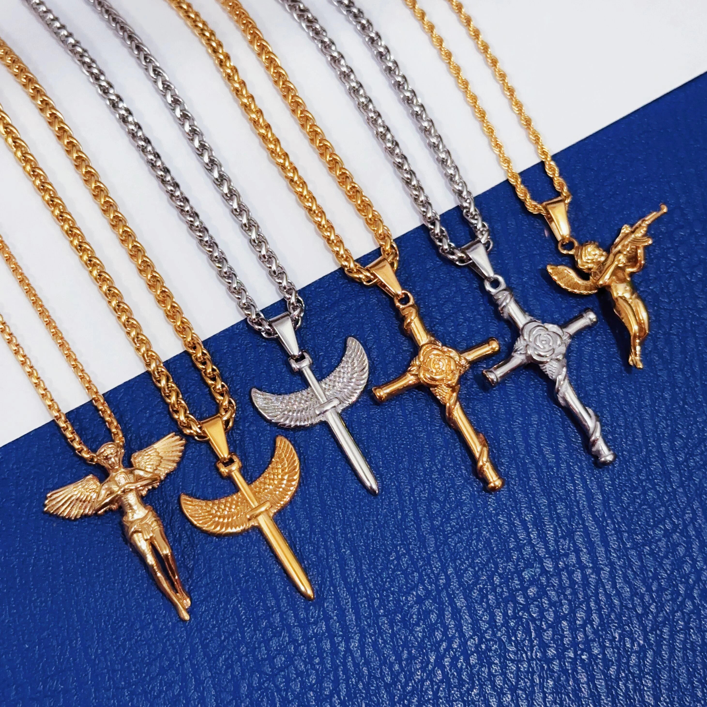 Custom logo Hiphop Necklace for Boys Mens Tarnish Free Jewelry 18k Gold Plated Stainless Steel Angel Pendant Wing Cross Necklace