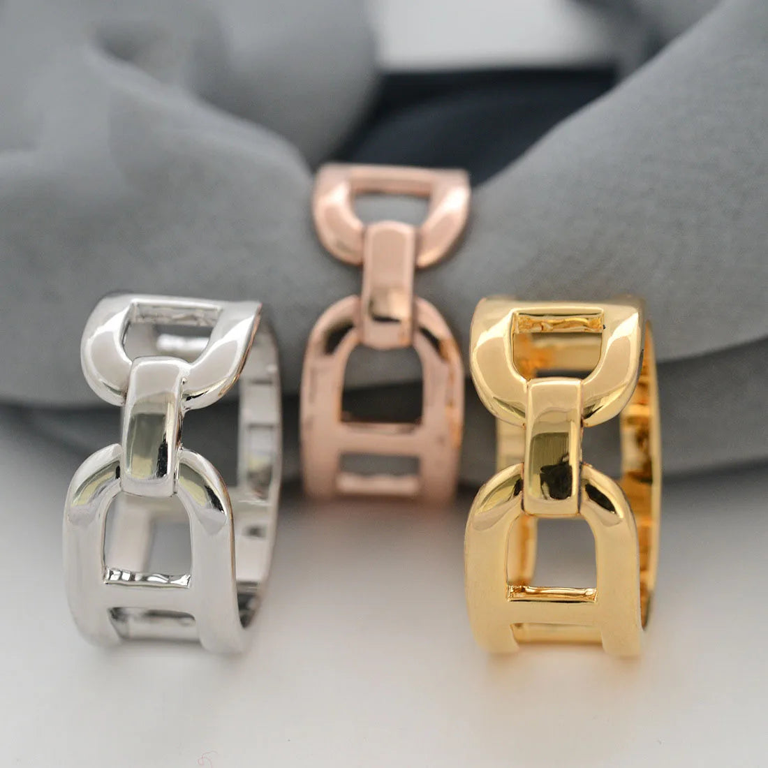 Simple New Style Stainless Steel Round Silk Scarf Buckle for Women's Hijab Accessories for Wedding Party Engagement or Gift