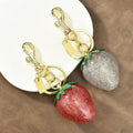Luxury Fruit Metal Girl Strawberry Keychain Charm Exquisite Crystal Strawberry Pendant Key Ring Elegant Bag Charms Jewelry Gifts