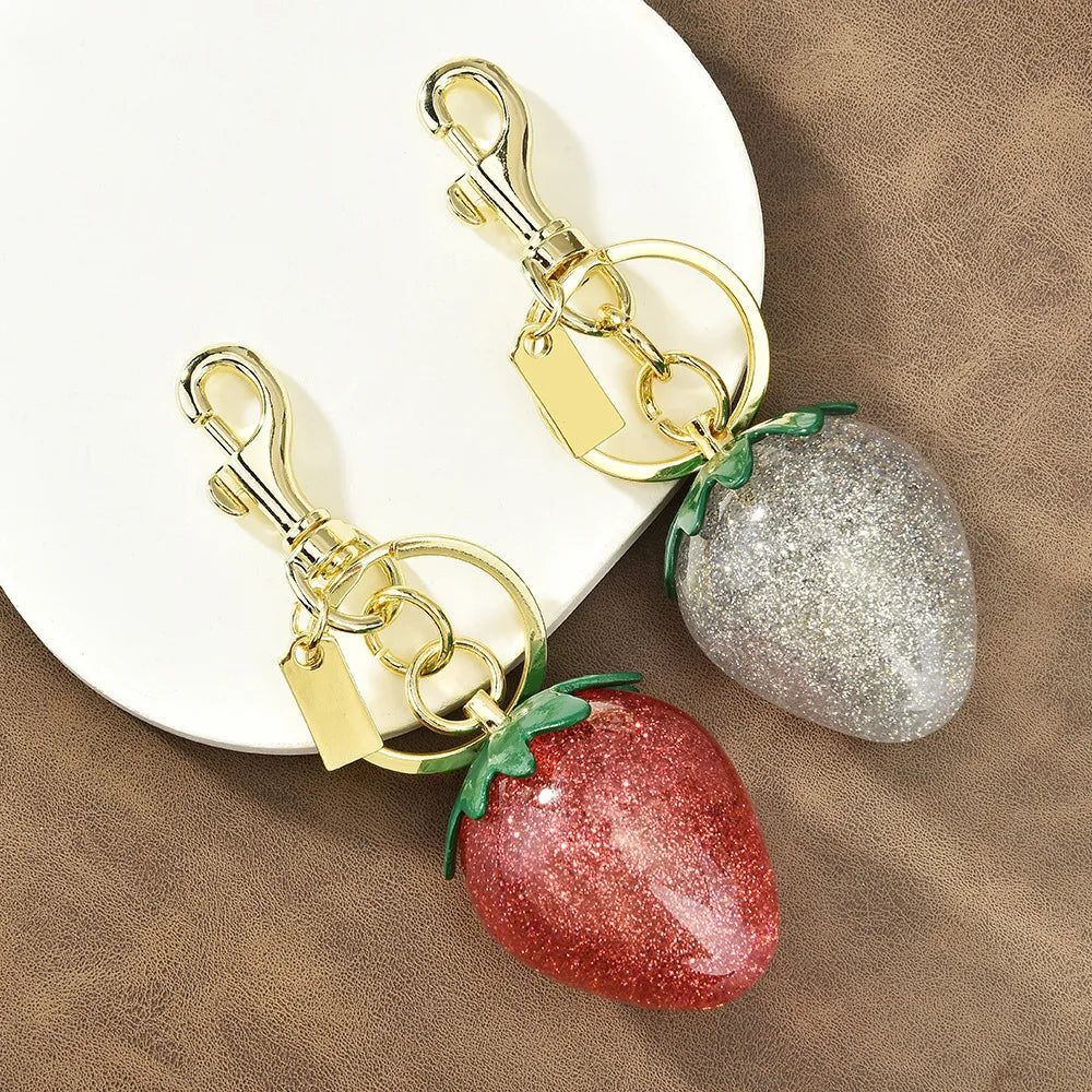 Luxury Fruit Metal Girl Strawberry Keychain Charm Exquisite Crystal Strawberry Pendant Key Ring Elegant Bag Charms Jewelry Gifts