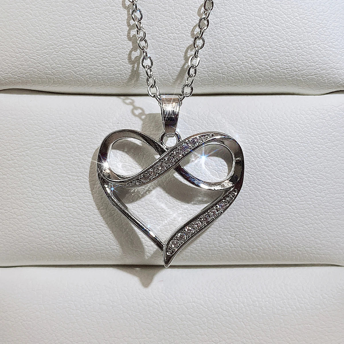 Huitan Custom Wholesale Sweet Style Heart Shaped Full 3A Zircon Necklaces for Infinite Design Silver Plated CZ Pendant Necklaces