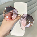 2023 Trendy Tea Gradient Ocean Water Cut Trimmed Lens Metal Curved Temples Women Sunglasses