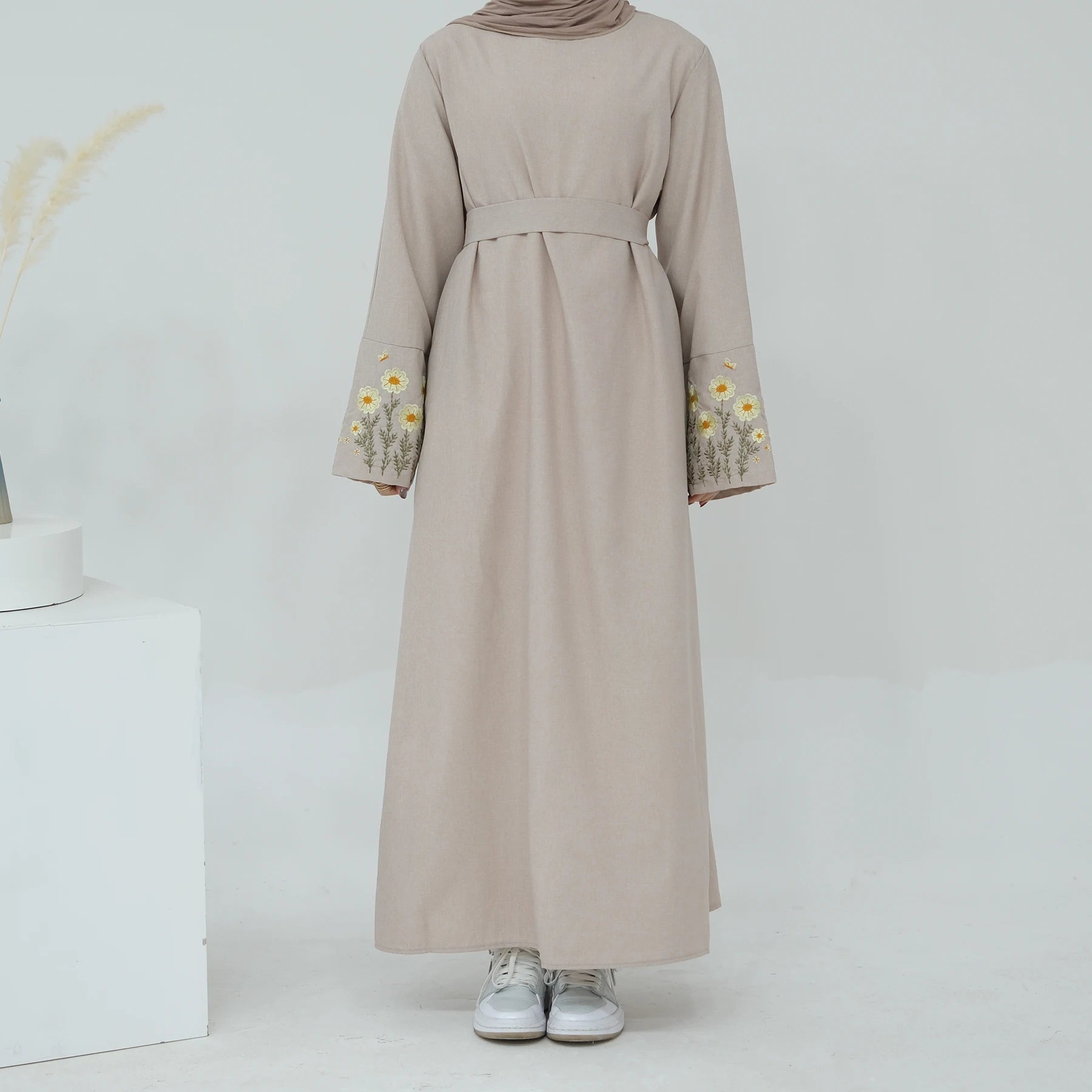 Wholesale Plus Size Islamic Clothing-Ramadan Linen Fabric Abaya Casual Dresses with Embroidered Sunflowers Anti-Static Feature