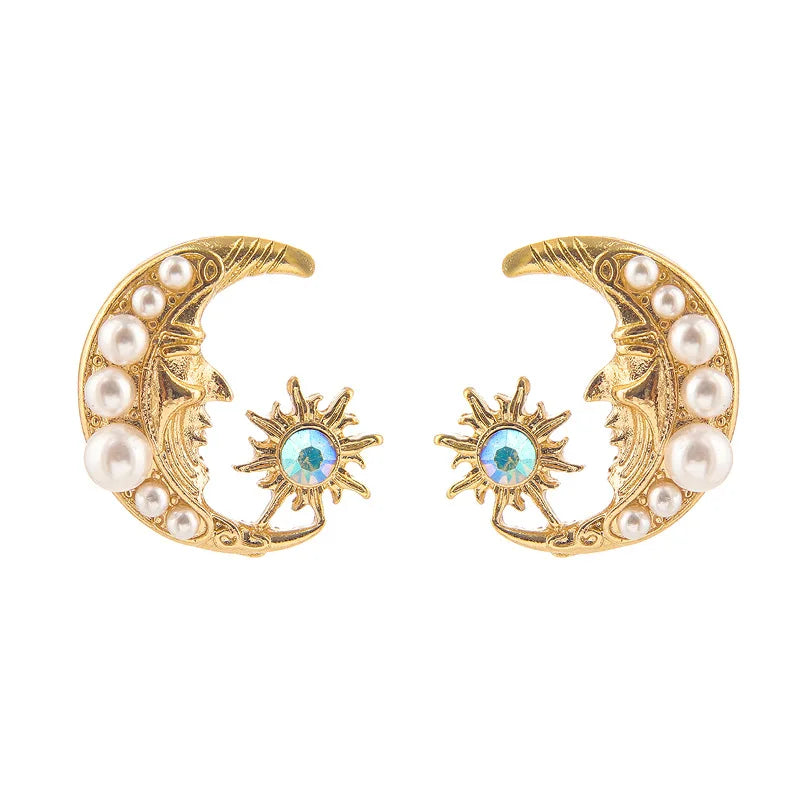 European and American Best Selling 18K Gold Clear Diamond Moon Earrings Golden Moon Freshwater Pearl Stud Earrings