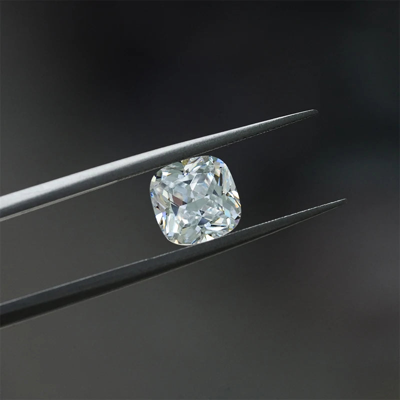 Starsgem Loose Wholesale 4*4mm D VVS1 Cushion Cut Moissanite for Making Jewelry Earrings Rings Necklaces Pendants