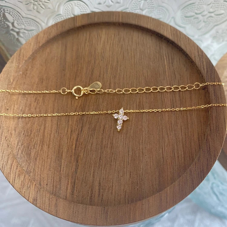 Customized Design Gold Plated Sterling Silver Minimalist Tiny Zircon Cross Necklace