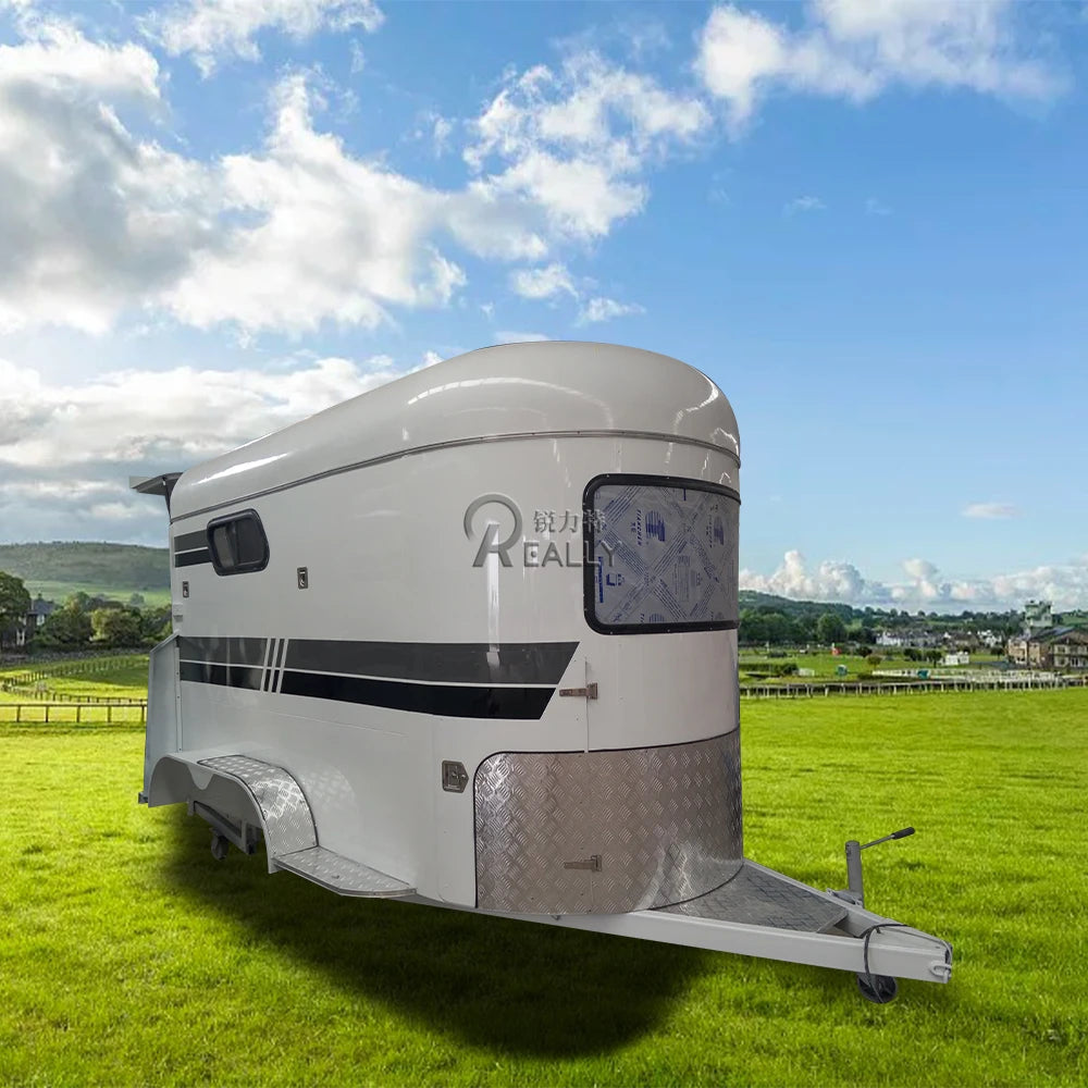 2025 Hot Selling Economic Open Side Horse Trailer Truck 2 Horses With Popular Price