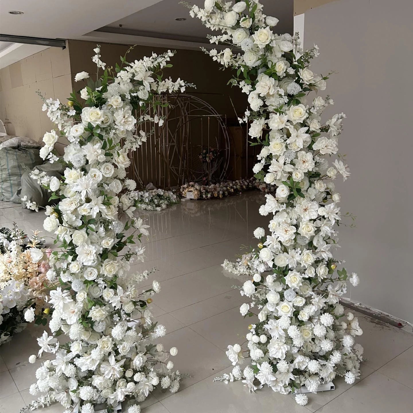 White Background Wedding Hall Decoration Artificial Floral Silk Rose pink  Horn Flower Arch Background for Wedding Party Decor