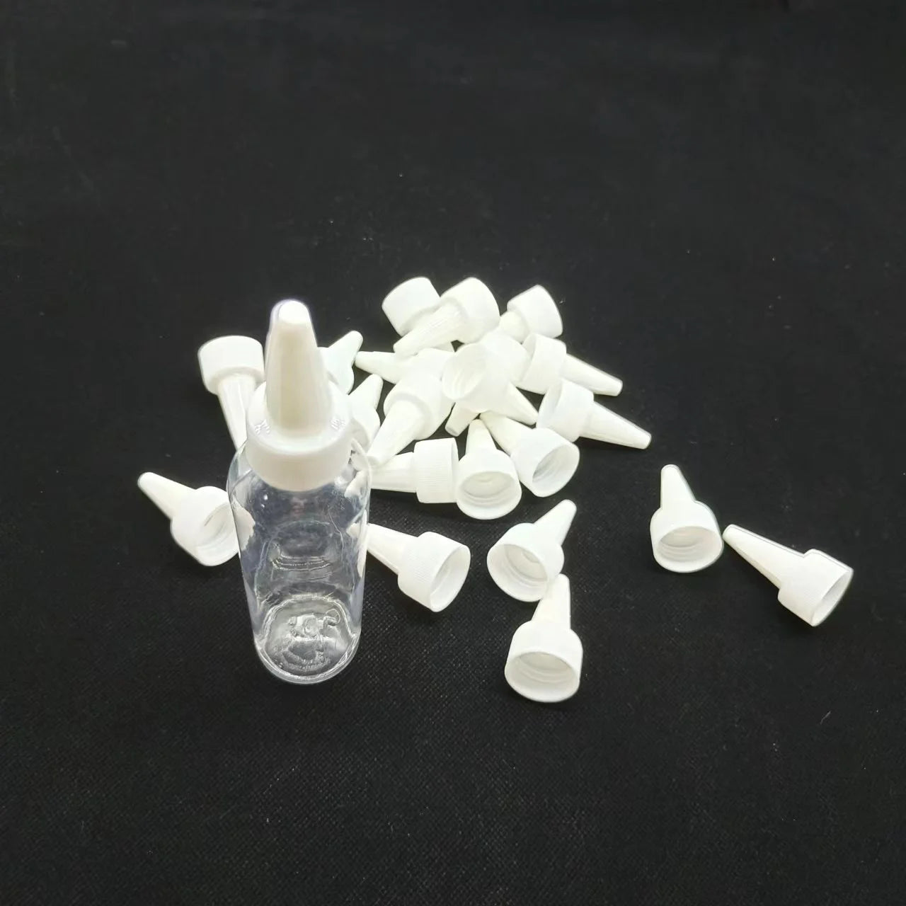 Plastic White pointed mouth nose for bottles with customized plastic twist top cap