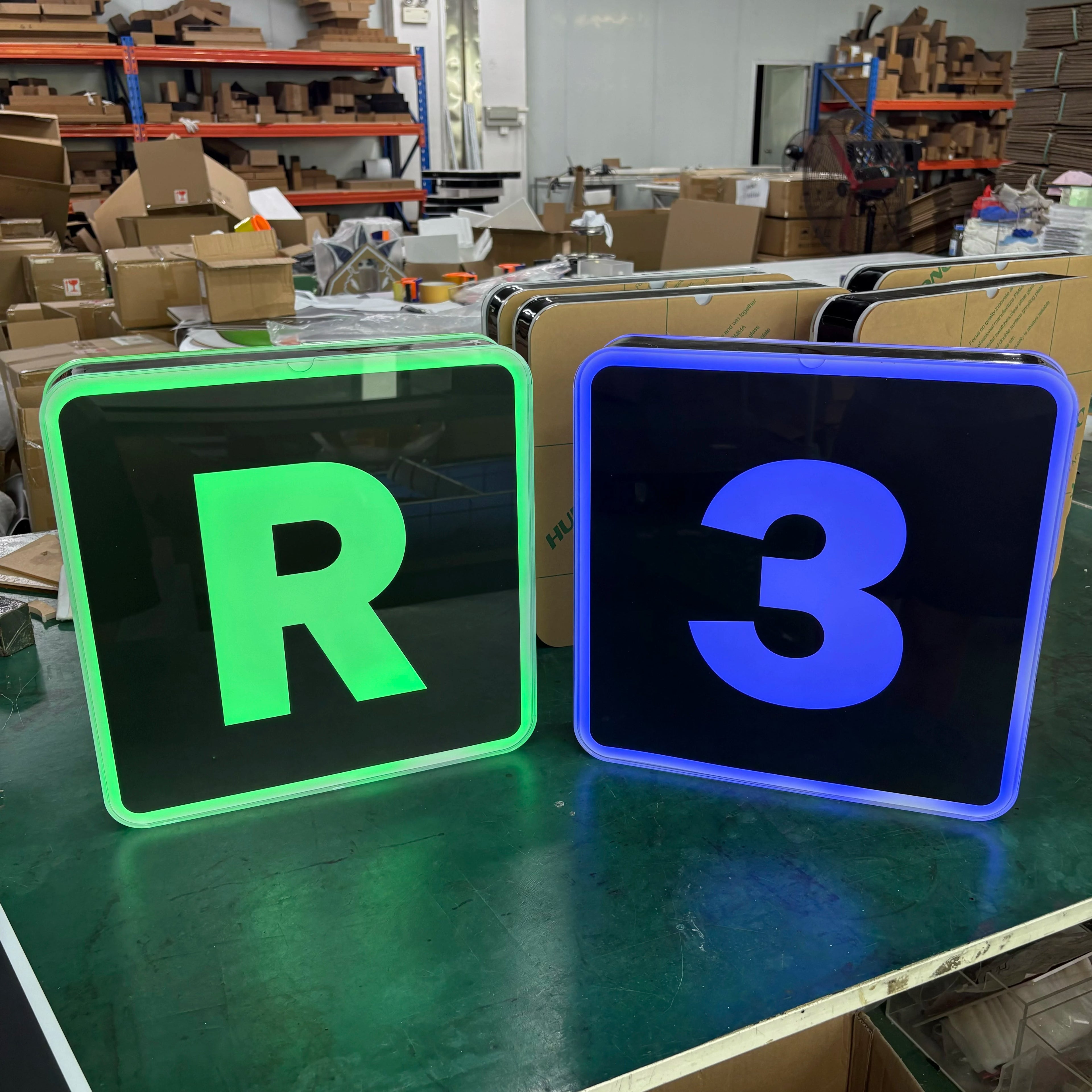 GEMEI Handheld Happy Birthday LED Message Board Changeable Letter Light Box Neon Sign High Quality Display Rack for VIP Services