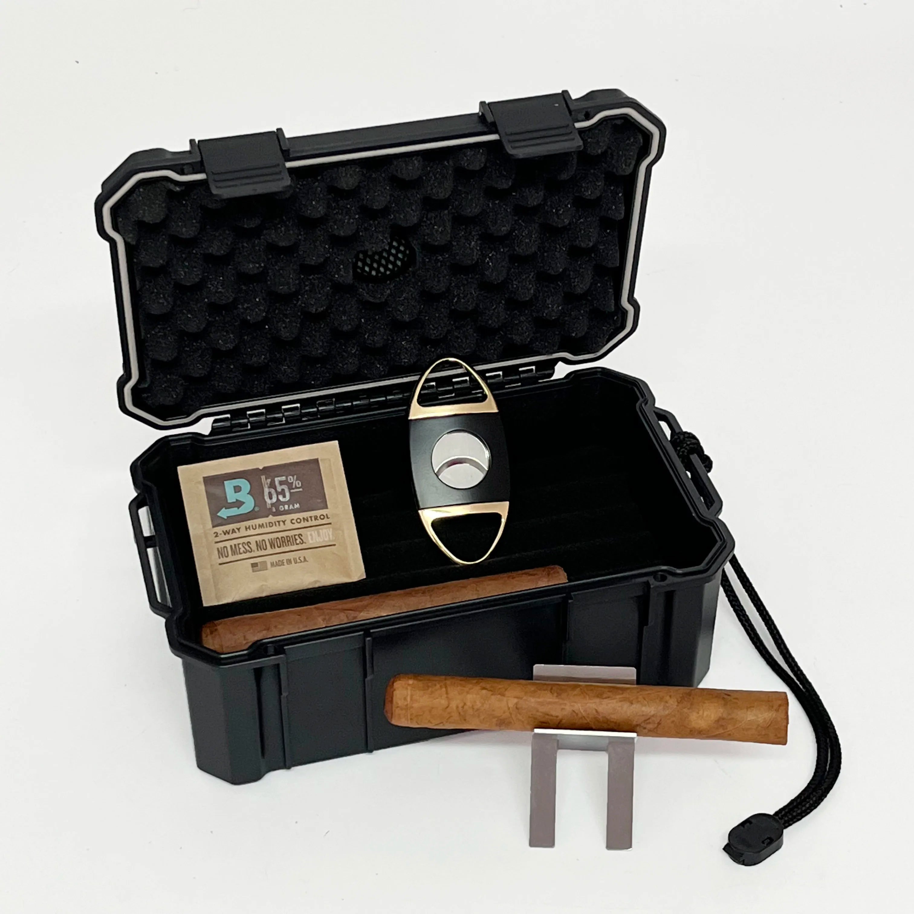 Custom logo Waterproof Cigar Travel Boxes Plastic Cigar Humidor Gift Set Including Cigar Cutter and Holder