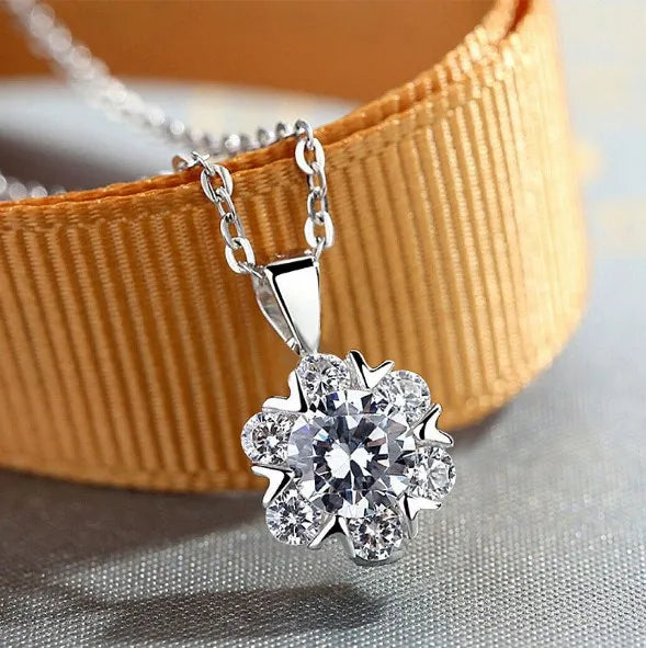 925 Sterling Silver Pendant Pretty Snowflake Shape  5A Cubic Zicon Stone Pendant Necklace for Valentines' Day Christmas Gift