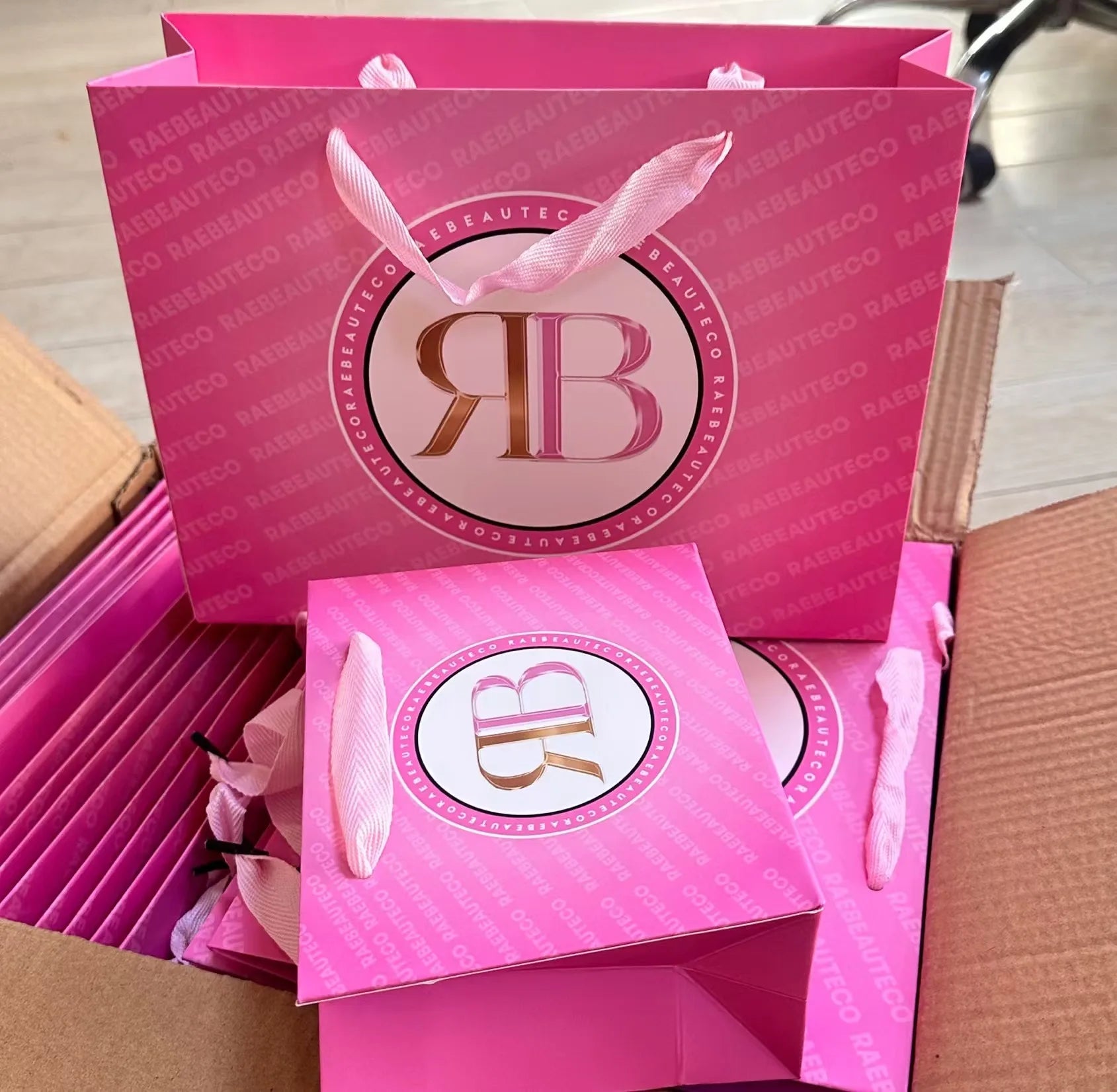 Customized  Eco Friendly Paper Bags Wholesale Printing Paper Bag High Quality Paper Bags With Your Own Logo