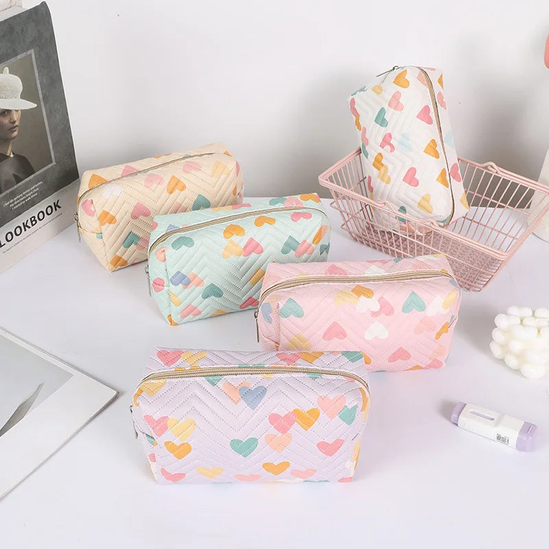 PU Leather Women Quilted Make up Bag Fashion Luxury Beauty Heart Zipper Travel Makeup Pouch Leather Cosmetic Bag