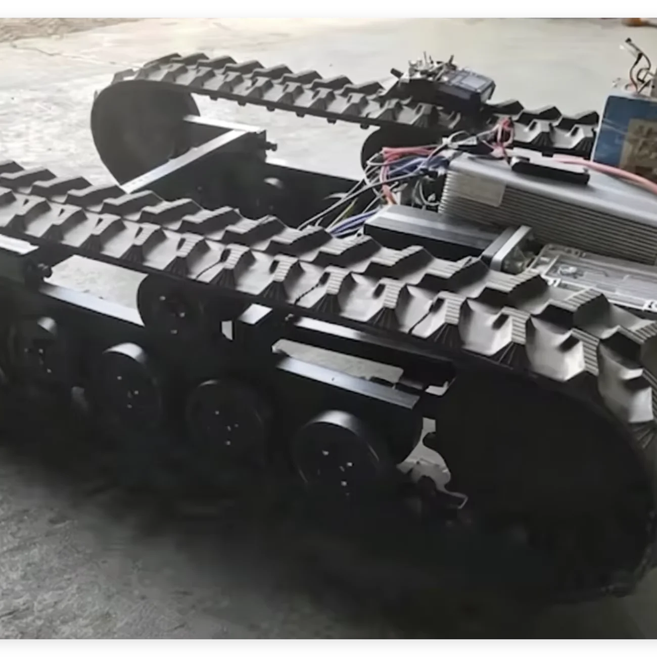 Tr600 Custom 120kg Heavy Payload Remote Control All Terrain Ros Tracked Crawler Chassis Rubber Track Chassis All Terrain