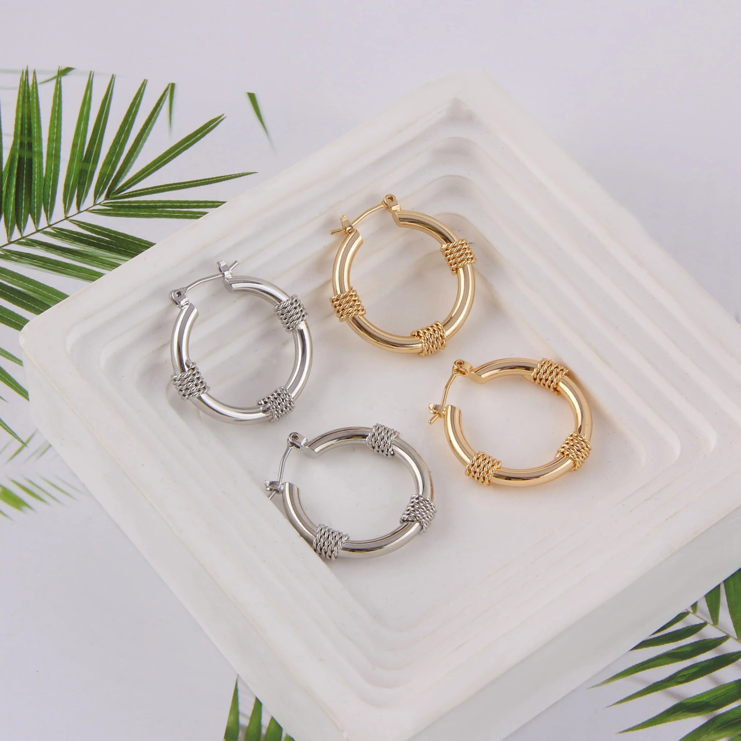 Women's Fashion Minimalist Metal Bag Design Chunky Brass Gold-Plated Hoop Earrings Cute Style