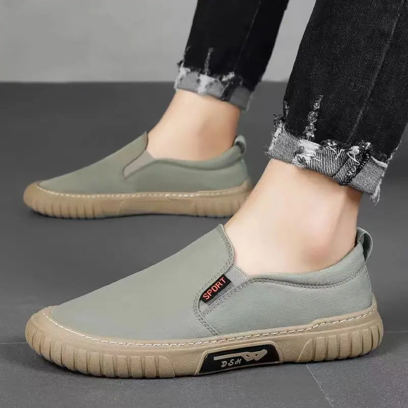 New Men's Breathable Mesh Shoes with Soft Soles Comfortable Sporty Non slip Casual Shoes