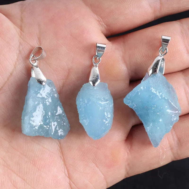 Factory Price of Rough Blue Aquamarine Raw Stone Crystal Pendant for Healing Decoration