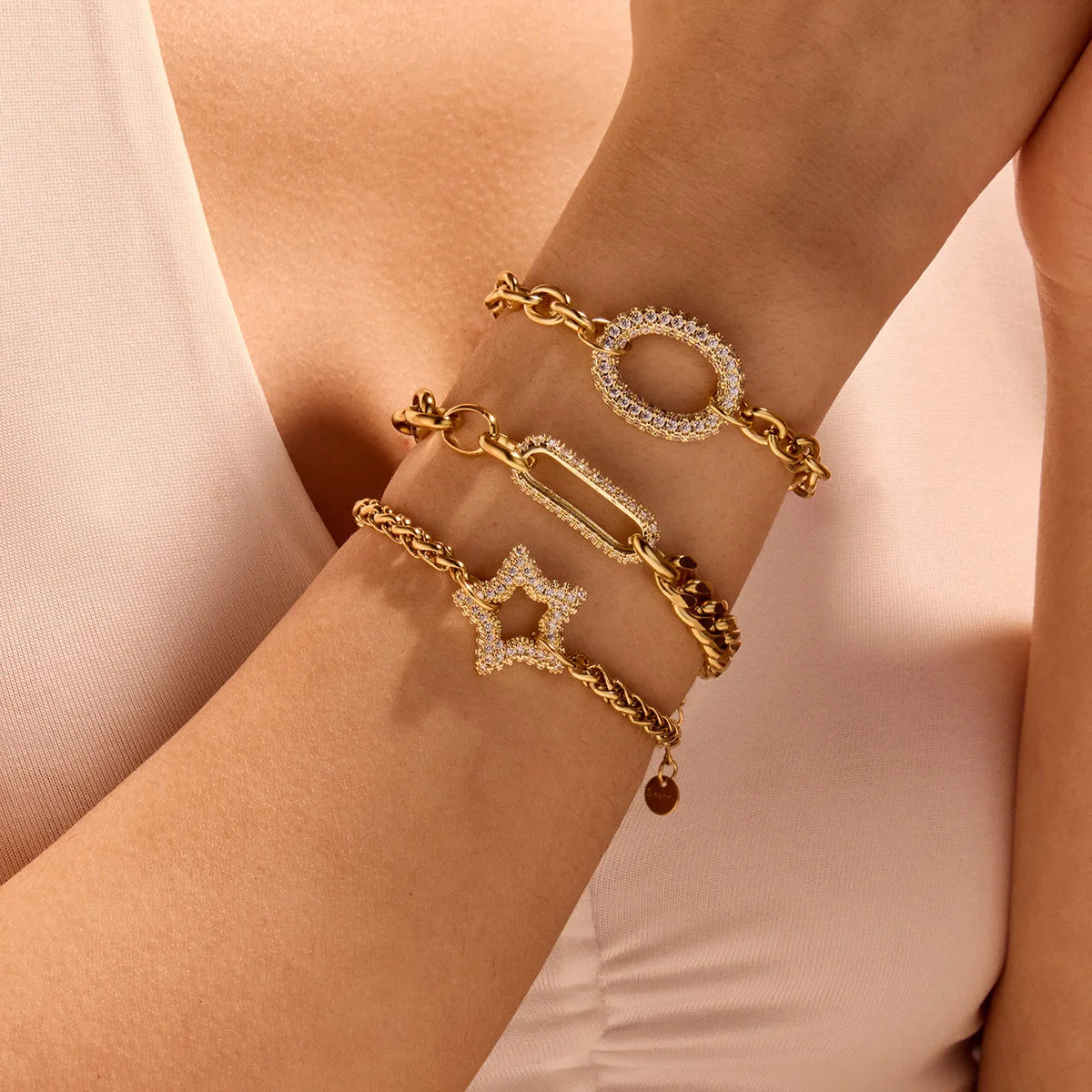 Hot Selling Fashion Jewelry Light Luxury 18k Gold Plated Pentagram Star High Quality Diamond Stainless Steel Bracelet for Women