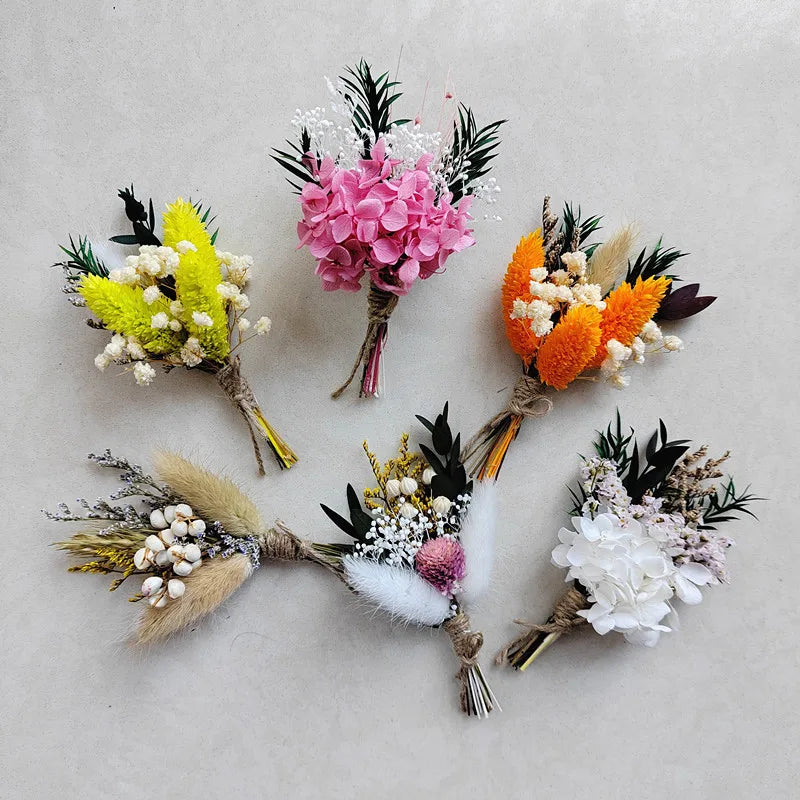 Wholesale Wedding Giveaway Mini Gifts Bridal Corsage Preserved Gypsophila Flower Bouquet Mini Dried Flower Bouquet for Sale DIY