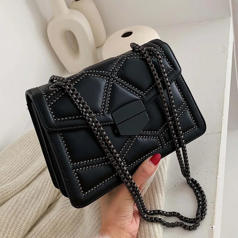 2022 New Fashion Simple Messenger Ins Rivet Shoulder Chain Small Square Chain Bag Women Handbags Purses Ladies