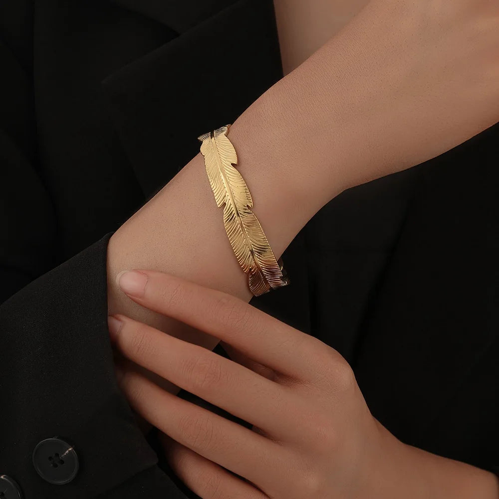 Simple 18K Gold Plated Stainless Steel Feather Shape Stainless Steel Women Open Bracelet Bangle