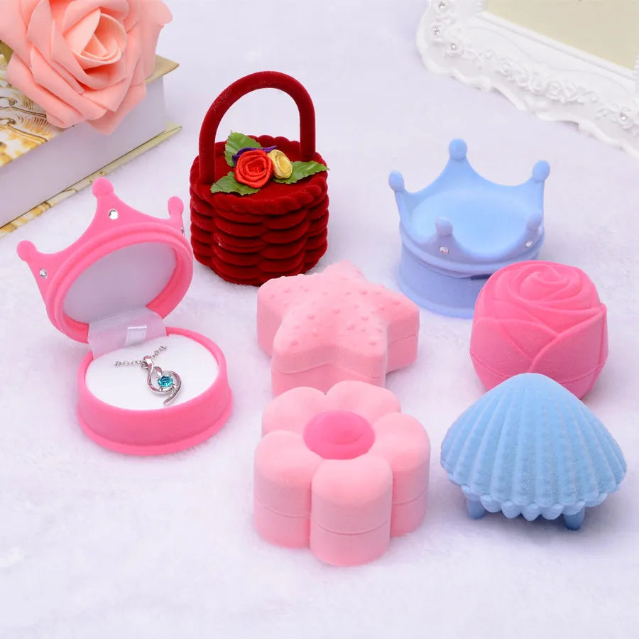 A1 2024 Velvet  Fashion Shell Design Jewelry Earrings Necklace Box Packaging Wedding Ring Gift Packing Box