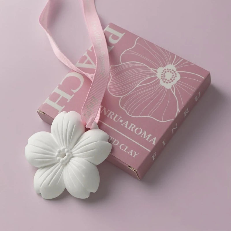 Wholesale Stocked Hanging Home Car Wardrobe Air Freshener Scented Ceramic Aroma Plaster Porcelain Flower Essential Oil Diffuser