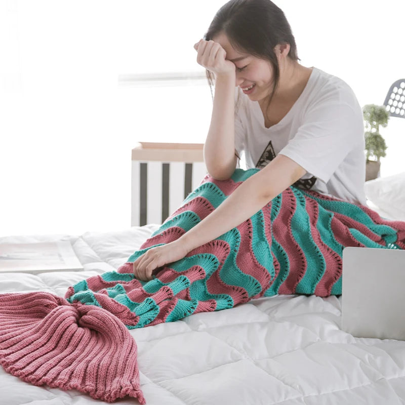 BLMRY Wholesale Soft Decorative Knitted Pattern Throw Wavy Line the Mermaid Blanket Adult
