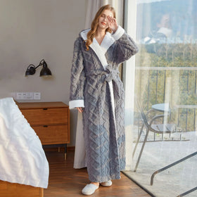 Custom Thick Women Warm Bathrobe Jacquard Hooded Warm Dressing Gown Long Sleeve Fleece Pockets Flannel Bath Robe for Ladies