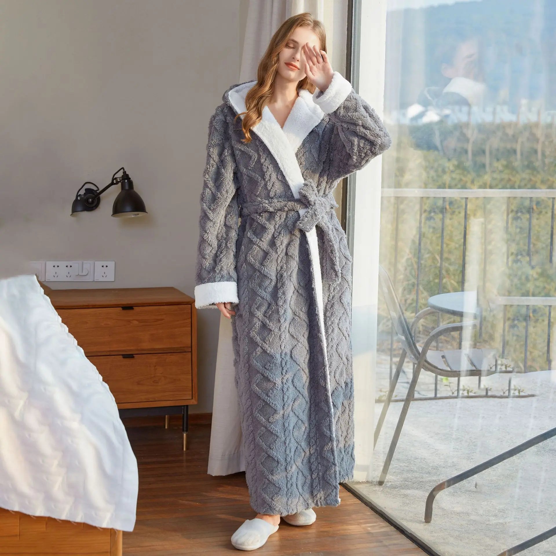 Custom Thick Women Warm Bathrobe Jacquard Hooded Warm Dressing Gown Long Sleeve Fleece Pockets Flannel Bath Robe for Ladies