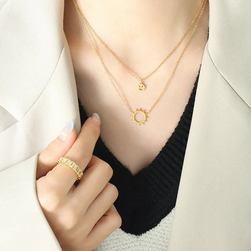 2022 New Stainless Steel 18K Gold Plated Minimalist Sun Smiling Face Double Stacked Women Choker Necklace Wholesale