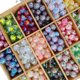 Wholesale Acrylic Beads Cute Hand Drawn Graffiti Heart Strawberry Cloud Star Round Square Shape Bead for Diy Jewelry Accessories