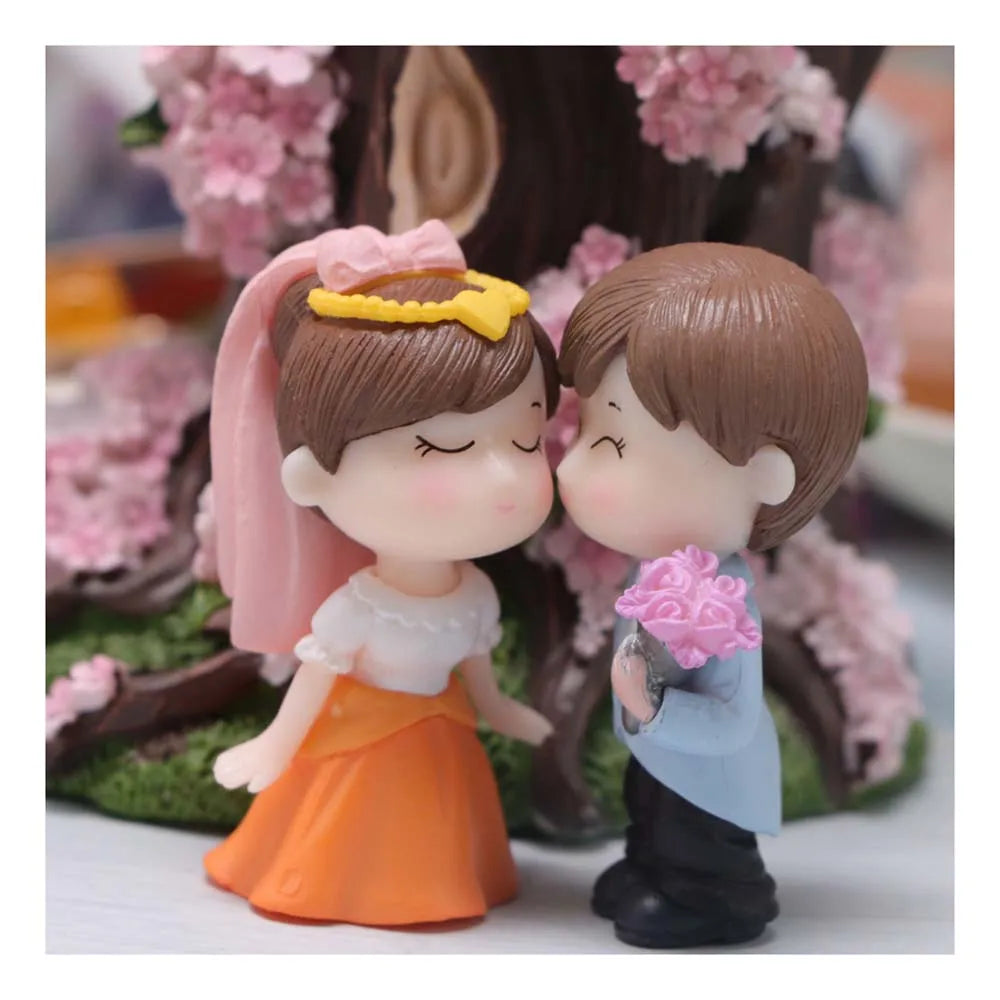 2pcs Valentines Couples Decorations Gift for Girlfriend Boyfriend Lovers Couple Resin Doll Wedding Gifts Guests Bridesmaids Car