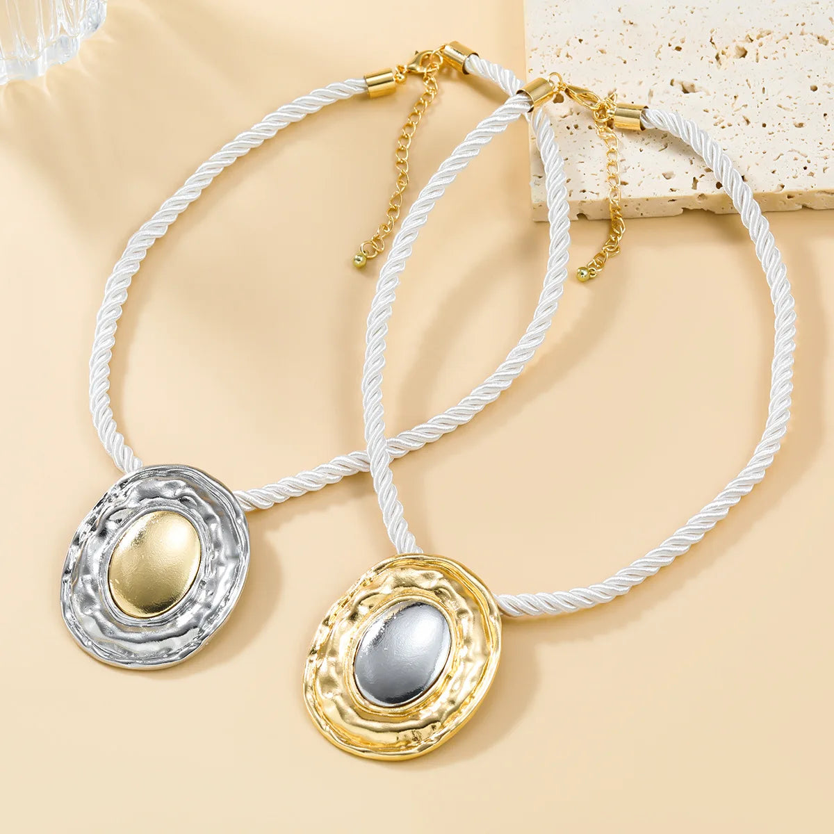 New Temperament Women Oval Pendant Metal Geometric Thick Rope Chain Short Choker Necklace Round Circle Stud Earring Set Jewelry