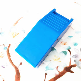 Ergonomic Green White Blue Travel Pill Crusher Grinder Durable Safety Oriented PS OEM Packing SMD Food Color Origin Type