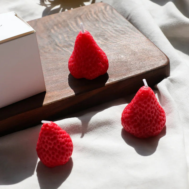 Creative Handmade Strawberry Scented Candle Wholesale Household Scented Scented Candle Wedding Decoration