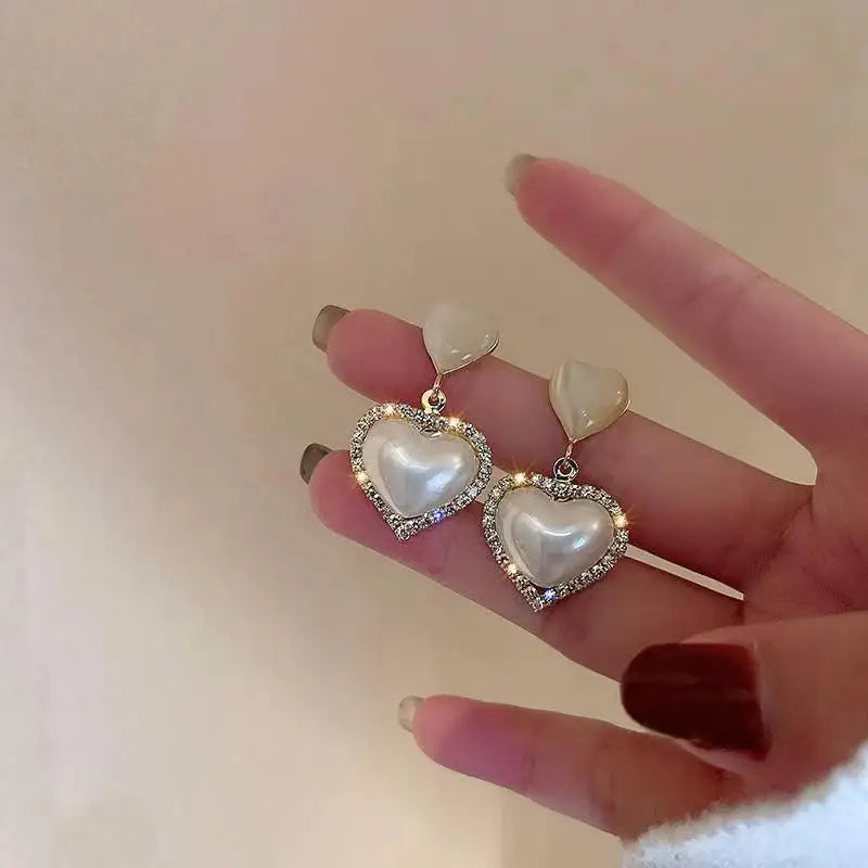 Korean Simple Chill Fashion Crystal White Plastic Heart Shaped Dangle Stud Earrings for Women Girls Jewelry