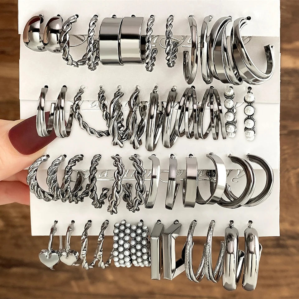New Fashion Geometric Circle Hoop Earrings Black Color Metal Jewelry with Gold Plating Trendy Accessory for Women and Men