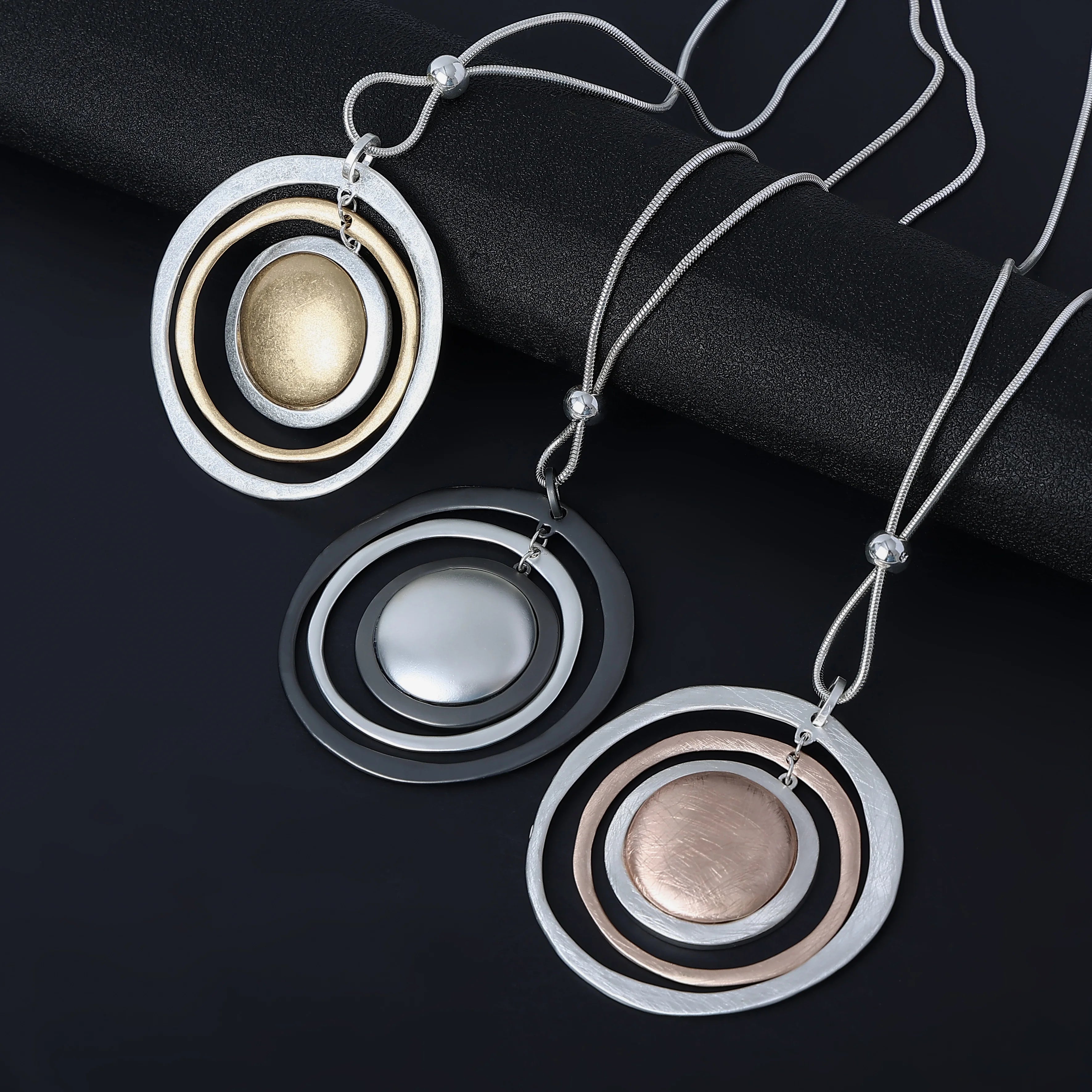 TongLing European Zinc Alloy Nickel Free Retro Large Pendant Necklace Vintage Circular Necklace for Autumn Winter
