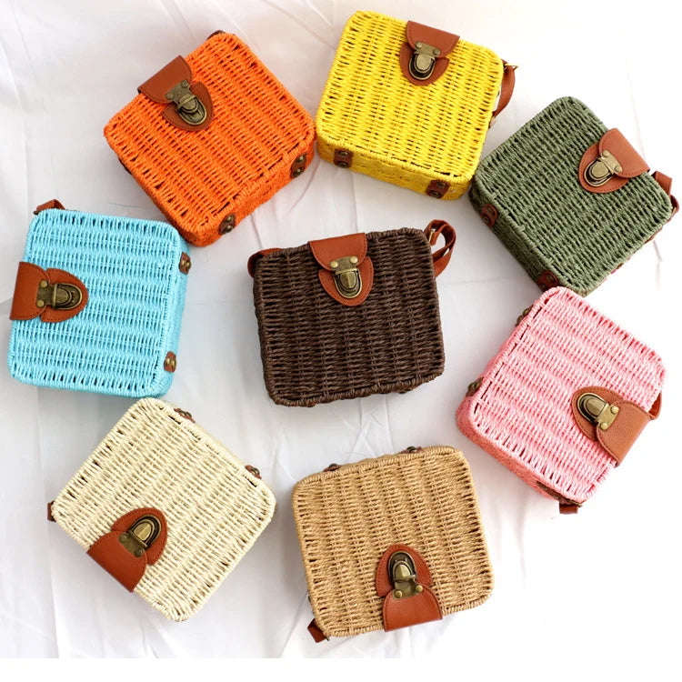 Handwoven Straw Crossbody Bag for Women Summer Beach Rattan Shoulder Bag With Lock Closure
