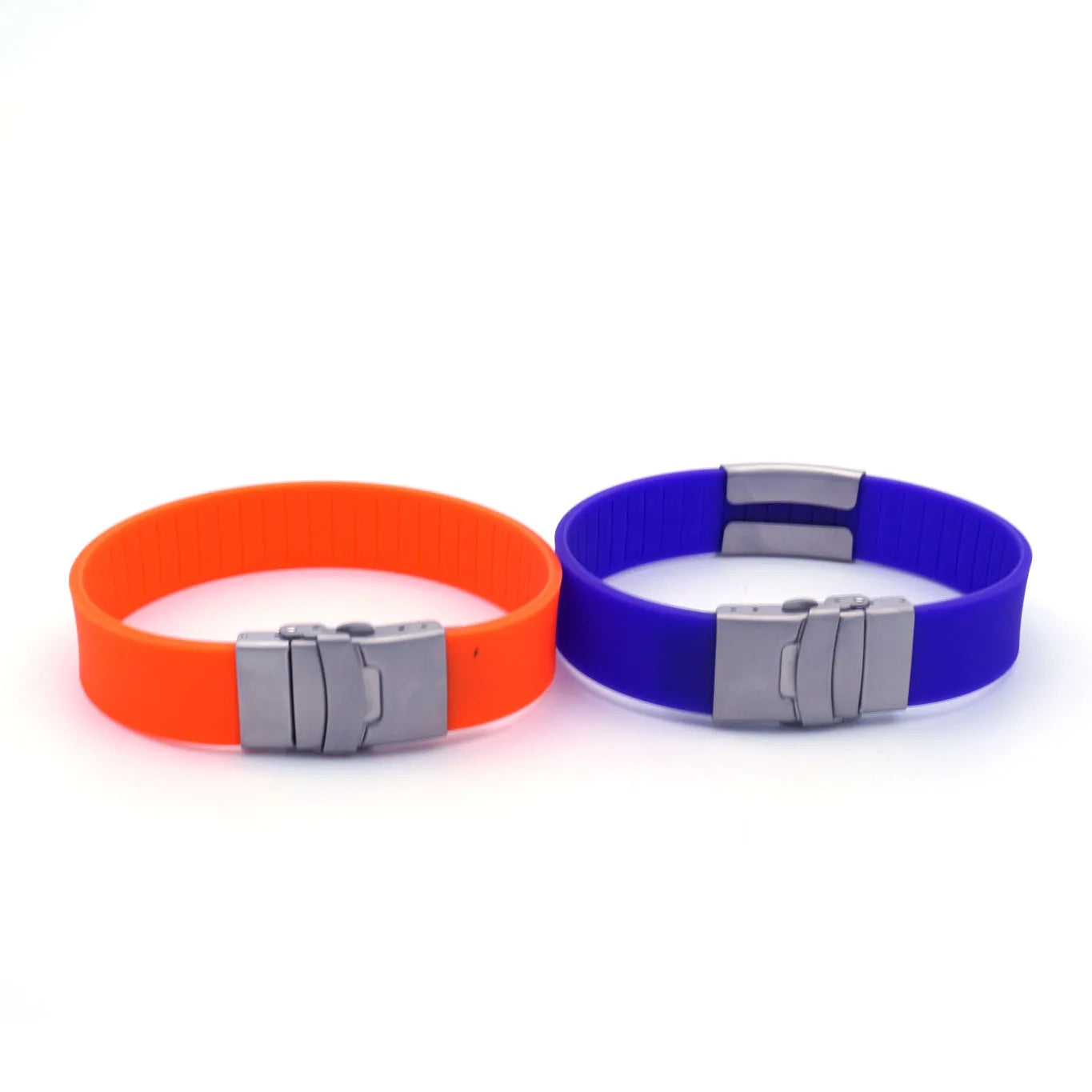 2024 Stainless Steel Silicone ID Wristbands for Kids Fashionable Bracelets with QR Code on Metal Plates