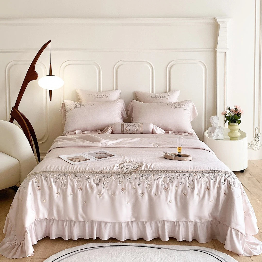 Brand Customization Princess Style Bedding Luxury Lyocell Fiber pink Embroidery Summer Quilt Sets