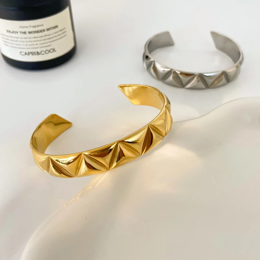 Advanced Design Sense 18K Gold Punk Style Geometric Titanium Steel Bracelet INS Stainless Steel Gold-plated Waterproof Bangle
