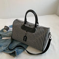 Large-Capacity Oxford Fabric Travel Fitness Messenger Bag Lightweight with Zipper Closure Fashionable Checked Design