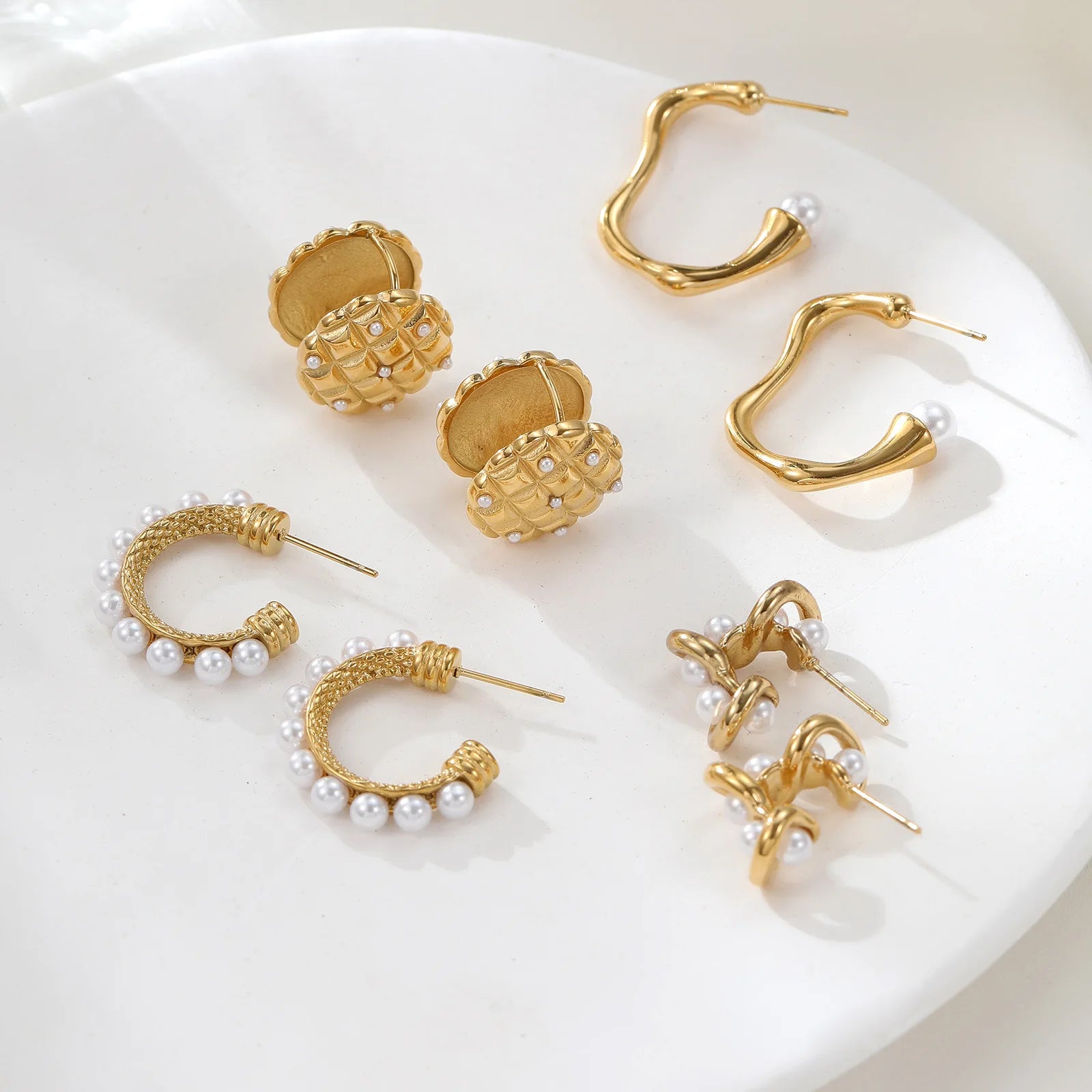 Fashion18k Gold Plated Waterproof Hypoallergenic Stainless Steel C Shape Pearl Earrings Stud Hoop Earring for Women