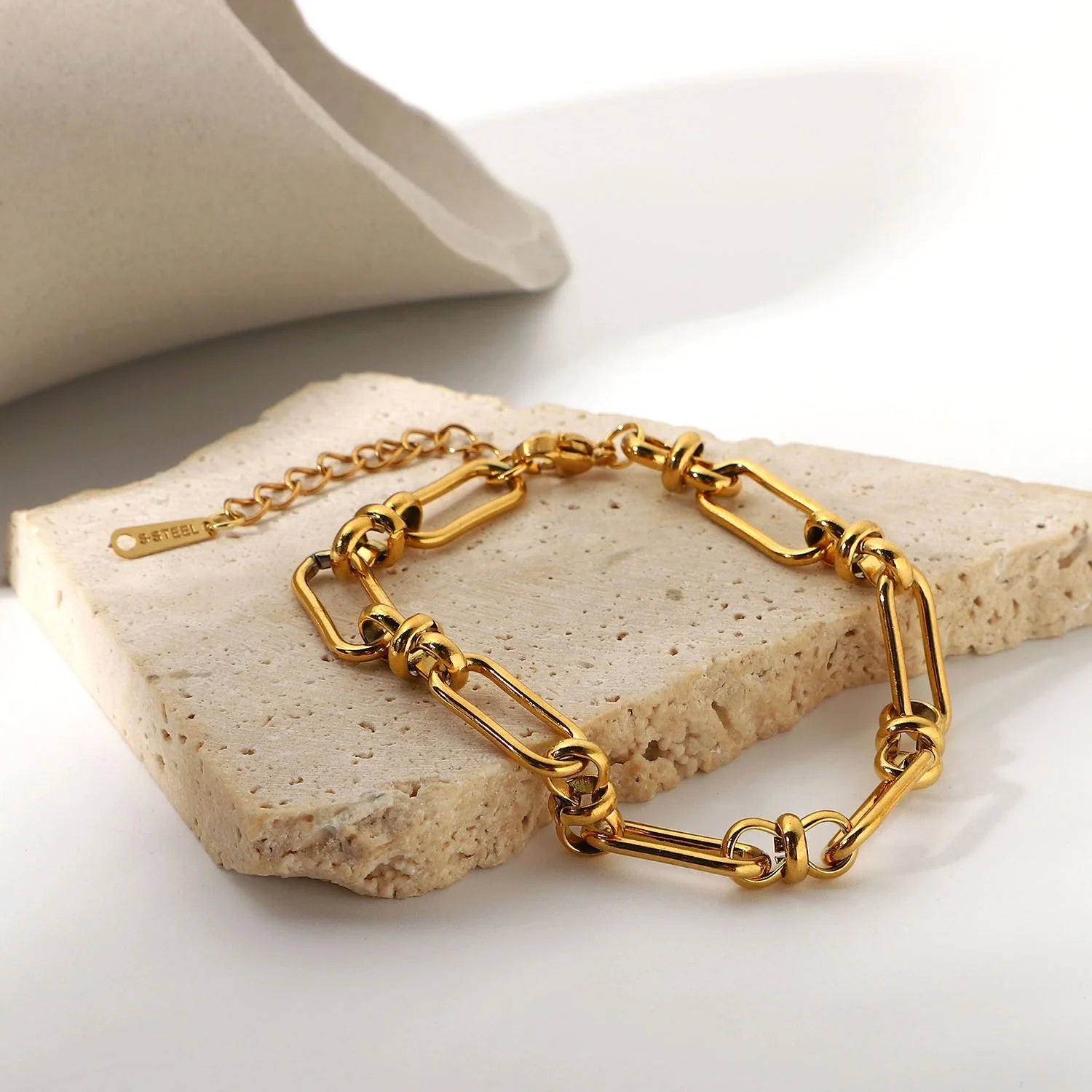 Hip Hop Chain Cross Buckle Bracelet Fashion 18K Gold Stainless Steel Jewelry Bracelet for Women and Girls